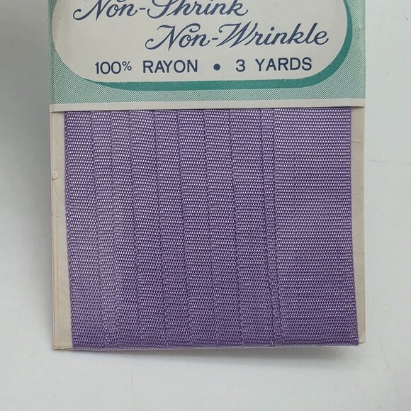 J&P Coats Seam Binding 3 Yards Lilac Rayon Non-Shrink Non-Wrinkle Woven Edge - Picture 2 of 6